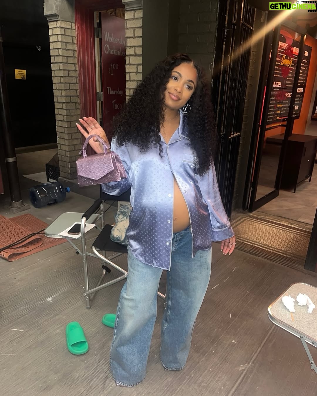 Hannaha Hall - 22.4K Likes - Meet us at the rink @shothechi