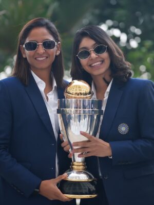 Harleen Deol Instagram - Vo trophy wali feeling 🤪