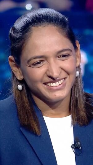 Harmanpreet Kaur Instagram - Dekhiye Kaun Banega Crorepati Aaj raat 9 baje sirf #SonyEntertainmentTelevision and Sony LIV par.

[KBC, Kaun Banega Crorepati, Amitabh Bachchan, KBC 2025]

#KBC #KaunBanegaCrorepati #AmitabhBachchan #KBC2025 #JahanAkalHaiWahanAkadHai #KBC17 #StayTuned