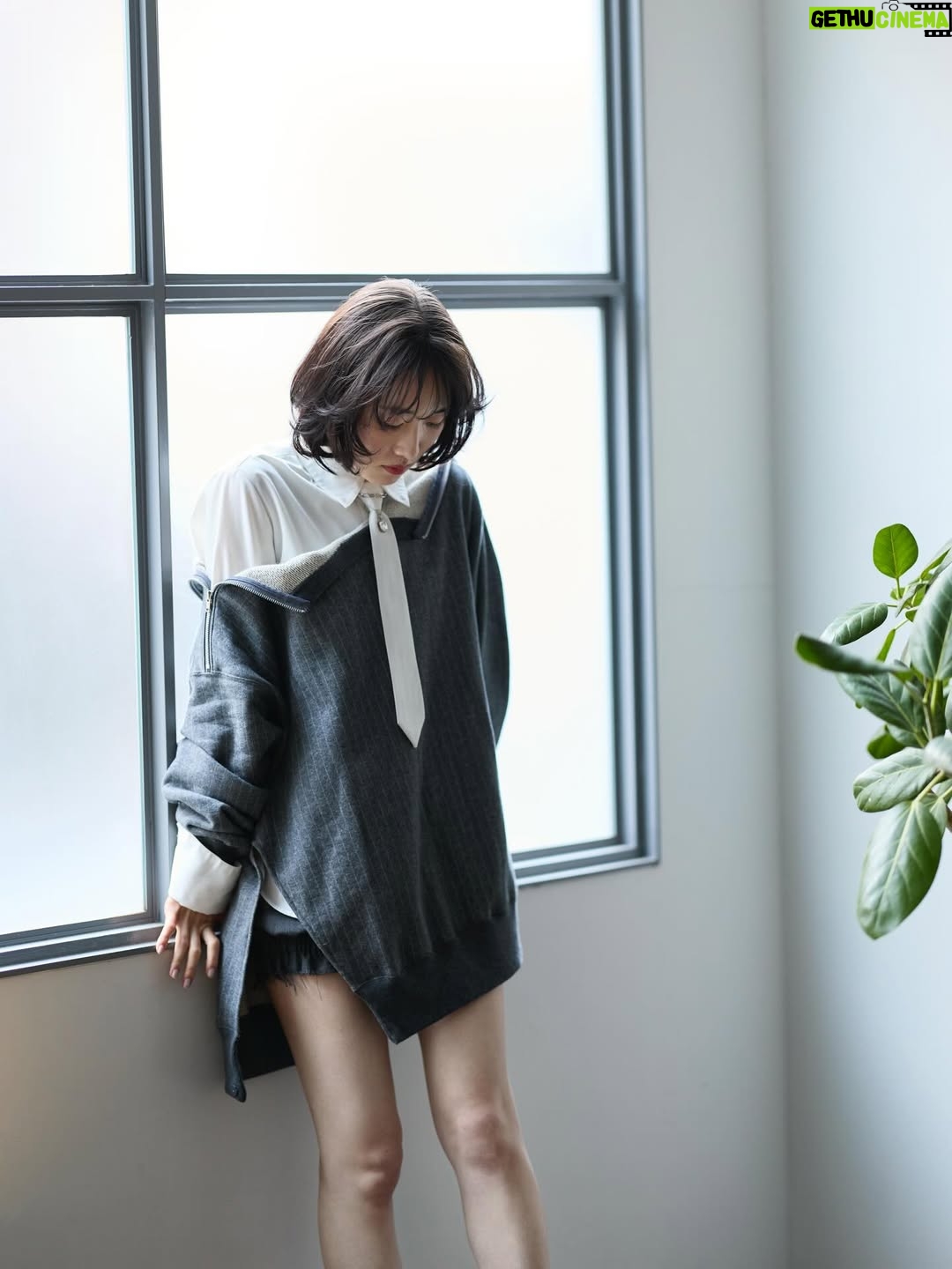 Haruka Kudo - 7.5K Likes - オフィシャルファンクラブを開設しました:)「#HARUFREAK(ハル フリーク)」といいます。ぜひ遊びに来てください
　　　　　　　　　　　　　　　　　　　　　　　　　　　　　　
　　　　　　　　　　　　　　　　　　　　　　　　　　　　　　

🌼👔
shirt/sweat/pants:@poolde___
necklace:(chain)@popy_k (bijou)@filigran_jewelry 
accessories:@rhodes_showroom