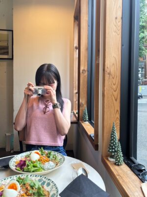 Haruka Kudo Instagram - 現像した下手な写真を前に頭を抱えるけど、カレーは美味しいし、楽しいからオールオッケー🙆🏻‍♀️ @a_h.curryfilm_