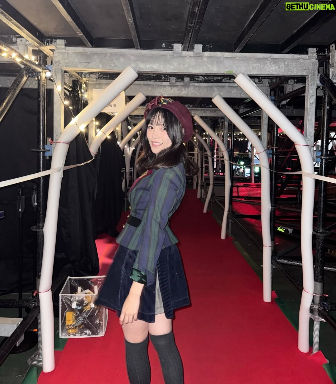 Haruka Shimazaki - 86.6K Likes - 13年前の今日、私にとって特別な曲「永遠プレッシャー」が発売されました。
そんな日にじゃんけん大会の会場でもあった日本武道館で、この曲を歌えたことに、奇跡みたいな縁を感じています。
AKB48、20周年おめでとう！！

Hair & Makeup @ru.025h 
メイクは令和のアイドルメイクにしていただきました✨
まつ毛は一本ずつつけまつ毛で、感動🥺
写真は無加工にしたので是非メイクの参考にしてみてね！

#AKBは青春ですin武道館