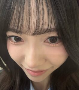 Haruka Shimazaki Instagram - 13年前の今日、私にとって特別な曲「永遠プレッシャー」が発売されました。
そんな日にじゃんけん大会の会場でもあった日本武道館で、この曲を歌えたことに、奇跡みたいな縁を感じています。
AKB48、20周年おめでとう！！

Hair & Makeup @ru.025h 
メイクは令和のアイドルメイクにしていただきました✨
まつ毛は一本ずつつけまつ毛で、感動🥺
写真は無加工にしたので是非メイクの参考にしてみてね！

#AKBは青春ですin武道館