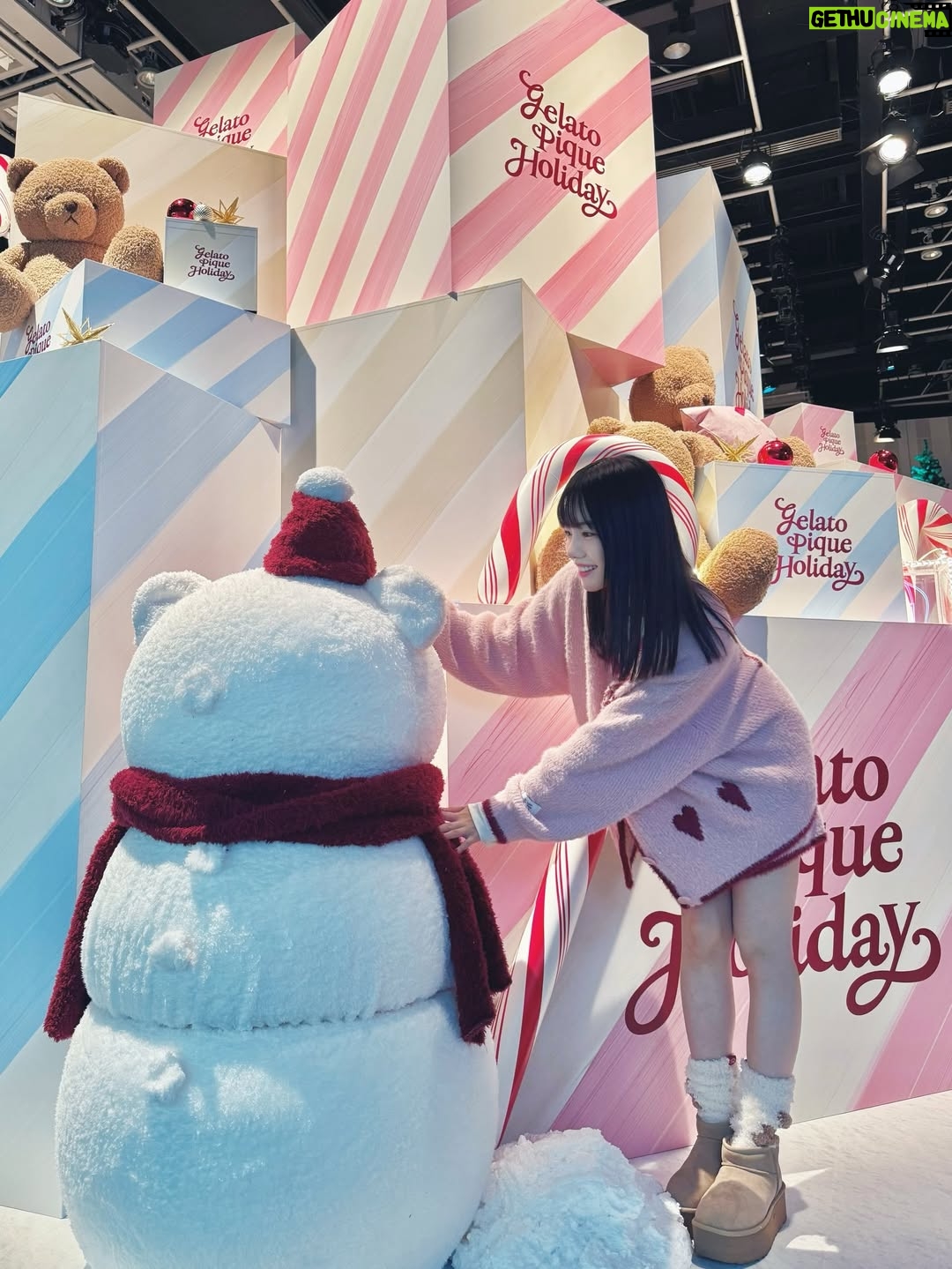 Haruka Shimazaki - 11.5K Likes - 今年もやってきた🦌💫
GELATO PIQUE CHRISTMAS GIFT MARKET 2025🎄
11月22日(土)から12月7日(日)まで表参道ヒルズで開催するよ！
ピケベアの雪だるまかわいい〜⛄️

@gelatopique_official 
#gelatopique #ジェラートピケ 
#gelatopiquechristmasgiftmarket2025 
#ジェラートピケクリスマスギフトマーケット2025
#クリスマスマーケット