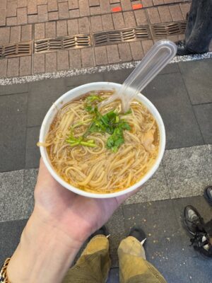 Haruko Nagaya Instagram - 台北♡
兩天真的謝謝大家！
能回來真的很開心。
被大家的溫暖填滿了心！
下次想學更多中文再來～我們下次見！

（附註：我收到了一個在地食物味道的面膜😂
用了滷肉飯味的那個，結果臉真的變成滷肉飯的味道！哈哈哈）