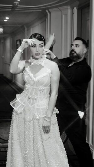 Haya Karazon Instagram - ‏“Second entrance, same bride different energy, shining with pure elegance 🤍💎🤍
…….
Dress @areen_hlehel 
Hairstyle @elieboghossian.lb 
Makeup @iamrawandshed 
Photography @ahmad_karajh

#love#fyp#fypシ❤️💞❤️#explorar#dubai#virelpost#viralvideo#السعودية#اكسبلور#hayakarazon#wedding