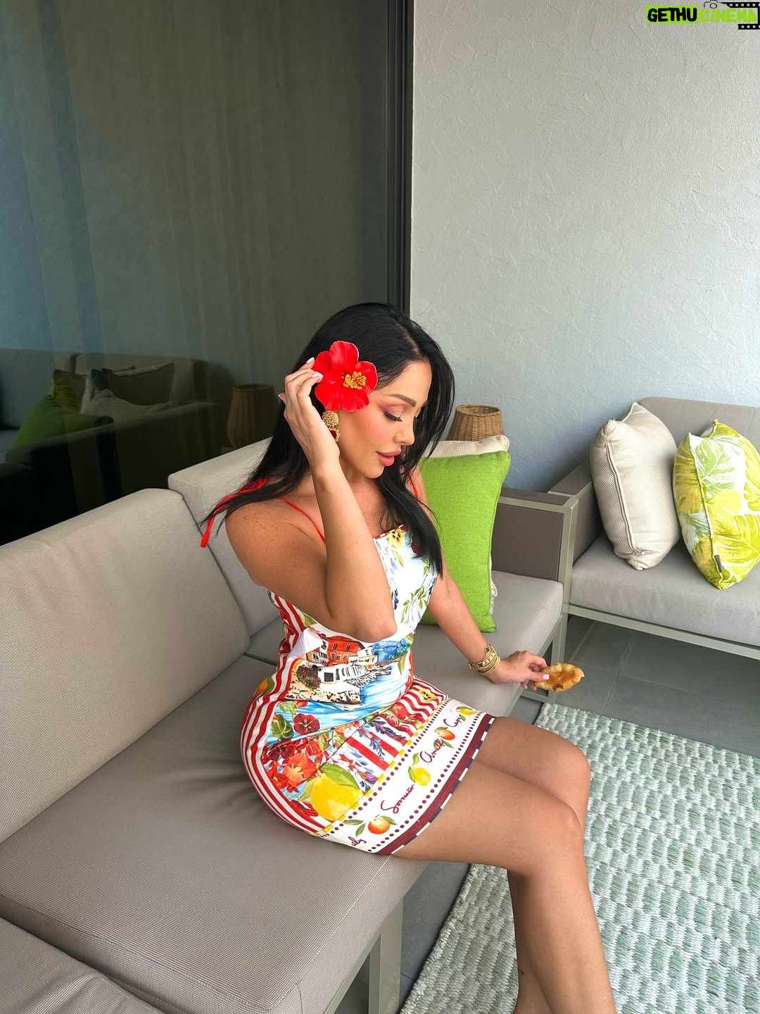 Haya Karazon - 8.2K Likes - ⭐️👗🦋🥐🍡🍬🍭

#love#explorer#fypهيا_كرزون#dubai#السعودية#مصر#viralpost