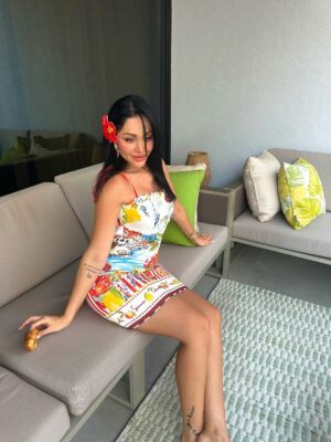 Haya Karazon Instagram - ⭐️👗🦋🥐🍡🍬🍭

#love#explorer#fypهيا_كرزون#dubai#السعودية#مصر#viralpost