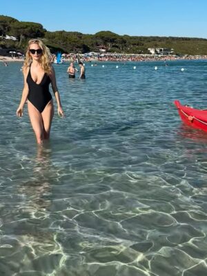 Heather Graham Instagram - Got to explore beautiful Sardinia with my friend @debrajfisher. ❤️💃🏼💃🏻💫
@janeseymour came along for part of our adventure. I admire her long career and her #joiedevivre.
How the hell does she look so good? I’m asking for her secrets.✨
The sea is so beautiful and the food is so good. I discovered #culurgiones…
❤️💃🏼💃🏻💃🏻🇮🇹🌊🌞✨
#sardinia #sardegna #cagliari #alghero #pula #villasimius