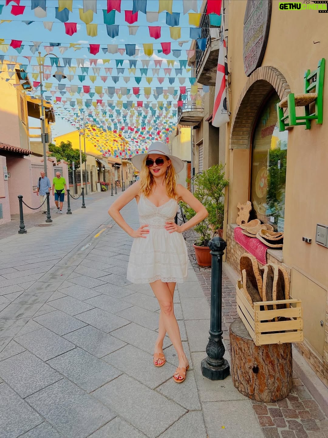 Heather Graham - 98.3K Likes - Got to explore beautiful Sardinia with my friend @debrajfisher. ❤️💃🏼💃🏻💫
@janeseymour came along for part of our adventure. I admire her long career and her #joiedevivre.
How the hell does she look so good? I’m asking for her secrets.✨

The sea is so beautiful and the food is so good. I discovered #culurgiones…
❤️💃🏼💃🏻💃🏻🇮🇹🌊🌞✨
#sardinia #sardegna #cagliari #alghero #pula #villasimius