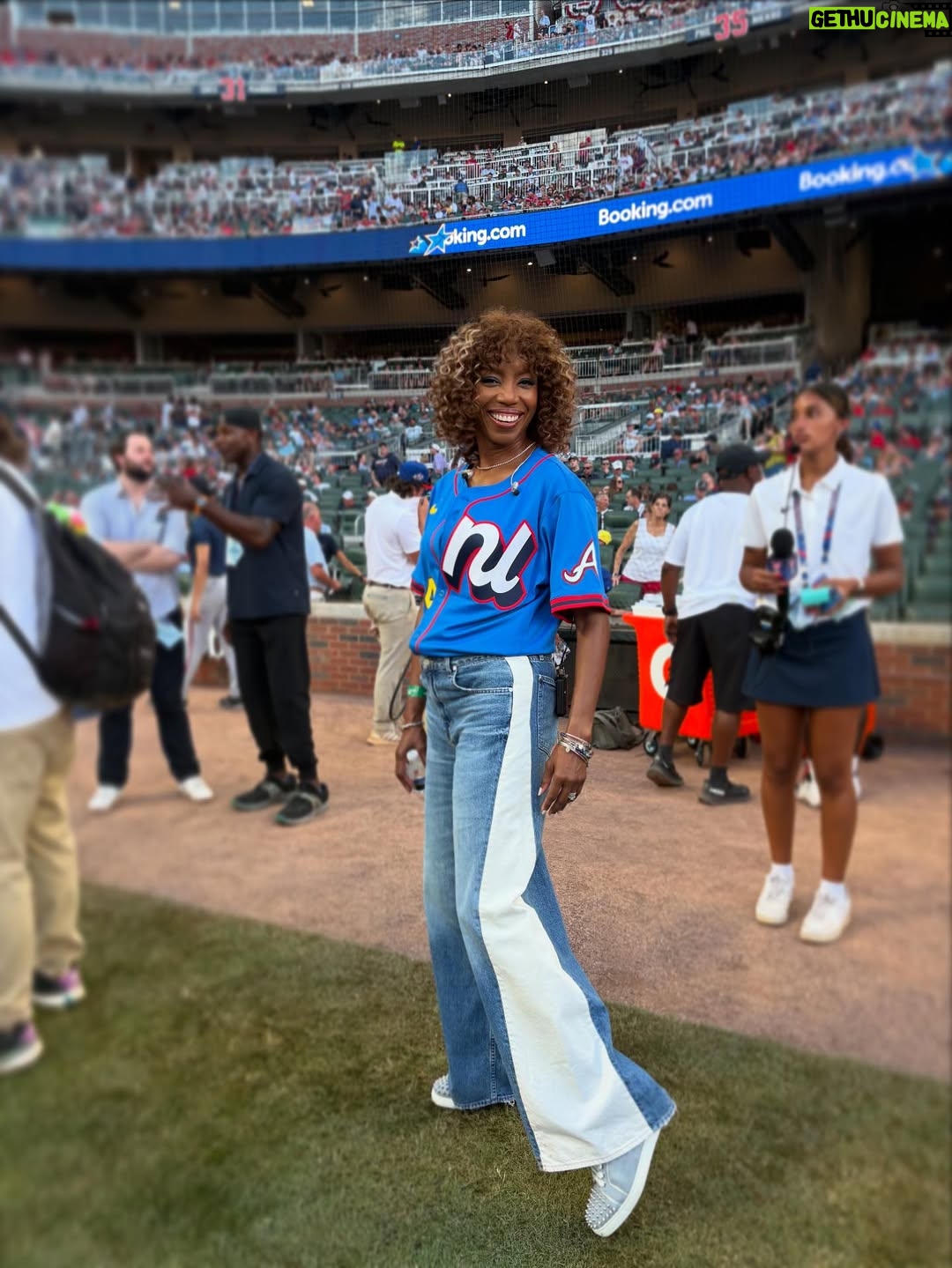 Heather Headley - 6.2K Likes - They took me out to the #ballgame! And what a night! 
I had the great honor to sing our #nationalanthem for the #mlb #homerunderby tonight…and get to witness the best of athletes doing what they do best! 
#homerun @mlb @truistpark #allstar #baseball