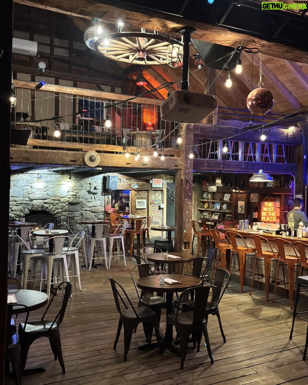 Heather Thomson - 345 Likes - 🏔️Calling all ski lovers & winter wanderers! ButtonBall Inn is your perfect cold-weather escape—just 7 minutes from Catamount 😽 and surrounded by everything the Berkshires do best in winter. 🏔️

Carve the slopes, go cross-country, explore snowy trails, snowshoe, ice skate, or simply take in the magic of a crisp Berkshire day. Then come home to ButtonBall—sink into plush sofas, warm up by the fire, enjoy delicious food, craft libations, live music, and finally, drift into a cozy night’s sleep where you’ll feel right at home 🎶🍽️🔥

This winter at ButtonBall make memories with us that will linger long after the snow melts.

What’s your favorite way to enjoy winter in the Berkshires? 
Tell me below! 🛷✨

@catamountmtnresort 
@buttonball_barn 
@buttonballinn 

#AprèsSki #Berkshires #ButtonBallInn #WinterInTheBerkshires #SkiAndStay #WinterGetaway #boutiqueinn #BerkshireGetaway #Berkshires #VisitTheBerkshires #HistoricInns #NewEnglandInns #WeekendRetreat #hudsonvalleyny #boston #hudsonvalleyny #nyc #greatbarrington #livemusicvenue