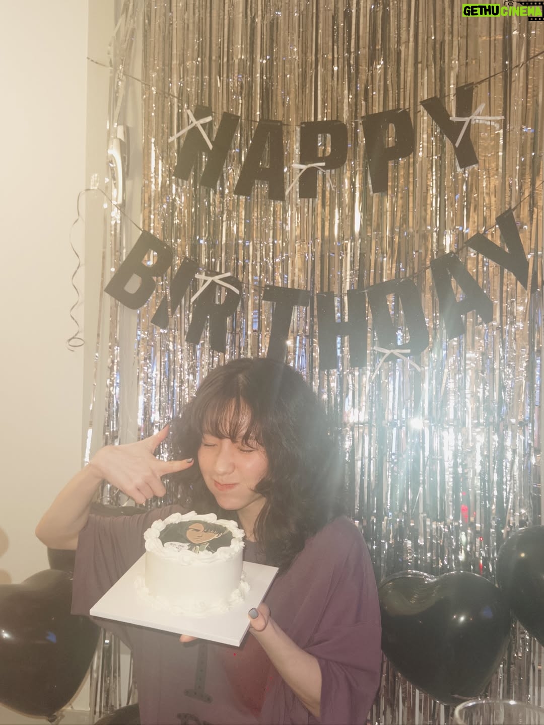HeeJin - 131.6K Likes - 나는 암모래도 넘모 햄복한 살암