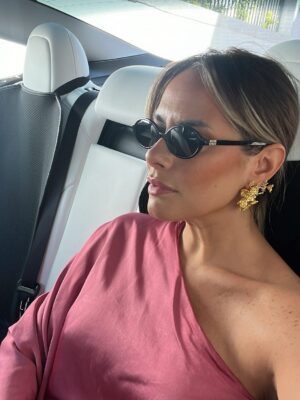 Helena Isabel Patricio Instagram - Oh sweet June 💕
1 - Não escolham lookinhos que amarrotam facilmente para uma boda!
Muito menos o escolham a 2 h do casamento 😂
2 - Sintam-se bonitas 🌷
3 - Casei uma amiga de infância 💝
4 - Narrativa de um término!
5 - Lugar cativo no office all week!
6 - Fui à Avenida ver das modas!
7 - Deus abriu-me uma janela 🪄
8 - Espécime de Labubu L.V ao preço de um rim!
9 e 10 - Filhas queridas ❤️ 🐶
10 - Beautiful jewels from 🇧🇷
11 - Living this soundtrack .