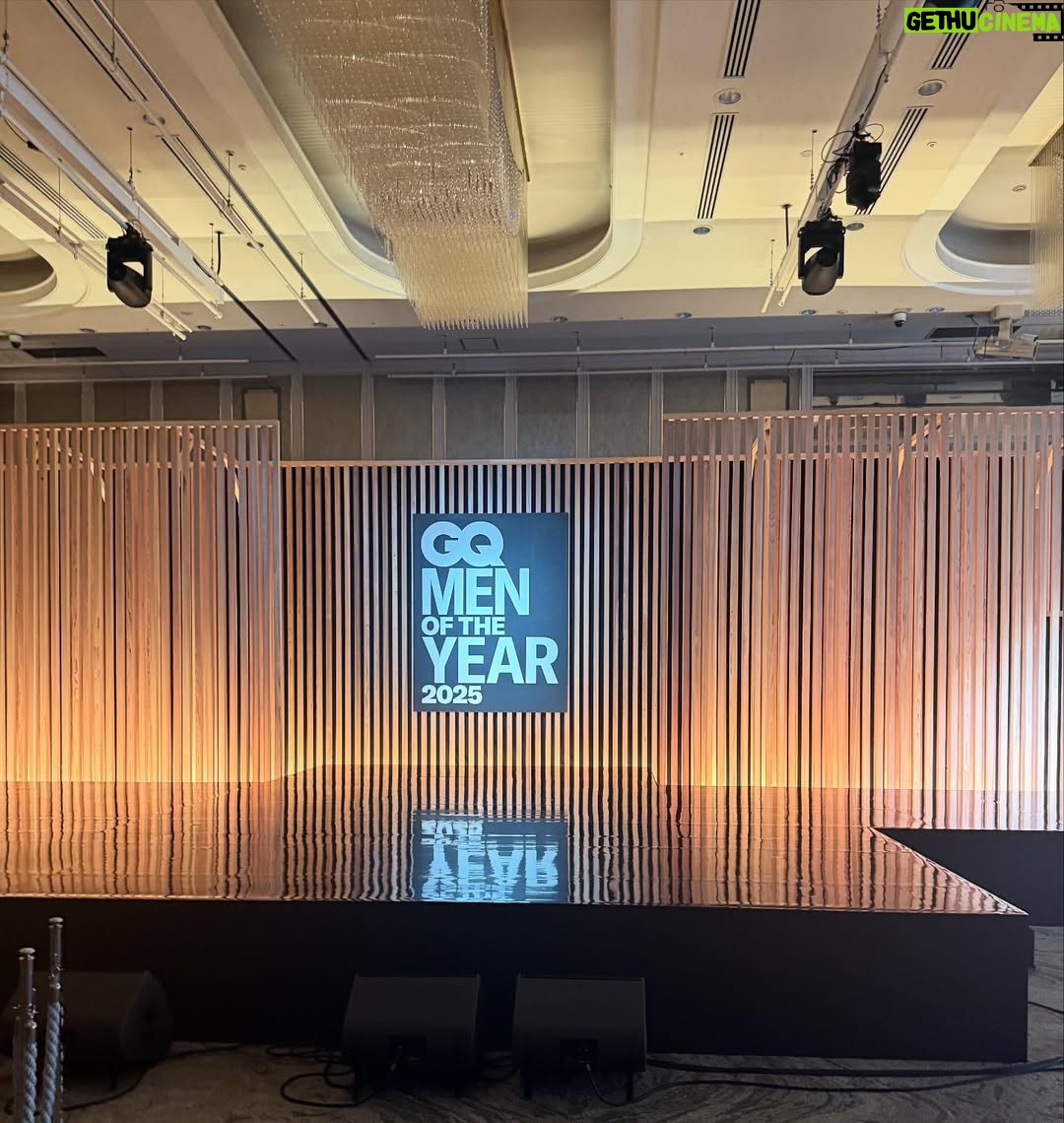 Hiccorohee - 11K Likes - GQ MEN OF THE YEAR 2025
東京03の角田さんと共にMCを務めさせていただきました

受賞されたみなさん、おめでとうございます！
そしてご覧くださったみなさん、ありがとうございました！

今年を彩った皆さんをお迎えして、まさに今年の顔の祭典
自分が受賞させていただいた時のことも思い出したりなんてして
また今回こういう形でGMOTYに携わらせていただけて光栄でした

お問い合わせをたくさんいただいたスーツは @gucci さん
今回、スーツ、ハイヒール、ジュエリーと衣装スポンサードしてくださりました
わしみたいなもんがすみません。それから本当に申し訳ありませんでした。(詳しくはラジオで…)

GQ JAPAN のYouTubeで授賞式、授賞パーティーの様子がご覧いただけます
ぜひご覧ください！

#gqmenoftheyear2025
@gqjapan @gq