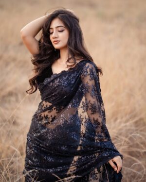 Hima Bindhu Instagram - Stylist & shoot curator @nirmala__fashion_stylist 

Makeup artist @sathyamakeupartistry_ 

Photogapher @xposurestudio.in 

Saree @up.style_23 

Jewllery @gold_copy1486

Blouse @f2f_designerboutique

Assistant stylist @stylingbyajay