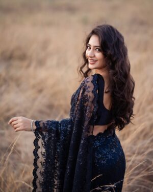 Hima Bindhu Instagram - Stylist & shoot curator @nirmala__fashion_stylist 

Makeup artist @sathyamakeupartistry_ 

Photogapher @xposurestudio.in 

Saree @up.style_23 

Jewllery @gold_copy1486

Blouse @f2f_designerboutique

Assistant stylist @stylingbyajay