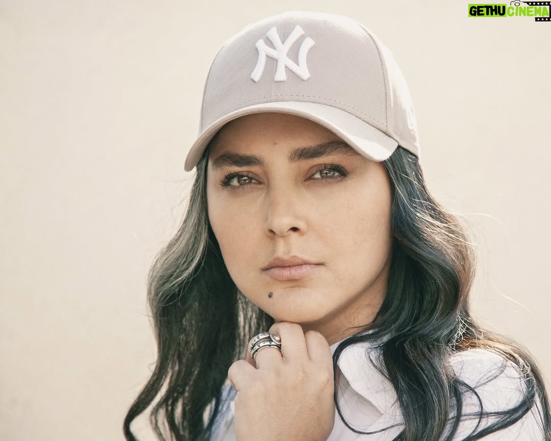 Hoda Zeinolabedin - 146K Likes - آرزو كن آن اتفاق قشنگ رخ بدهد
رويا ببارد
دختران برقصند..
.سيد علي صالحي
عكس از : رفيقم كيوان فرد 
@keyvanfard 🤩🙏🏻