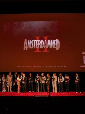 Holly Mae Brood Instagram - Maandag was eindelijk de première van @amsterdamned_ll en vanaf nu is hij te zien in de bioscoop! Bijzonder om dankzij Dick Maas nu ook een beetje deel uit te mogen maken van deze Amsterdamse film geschiedenis 🖤