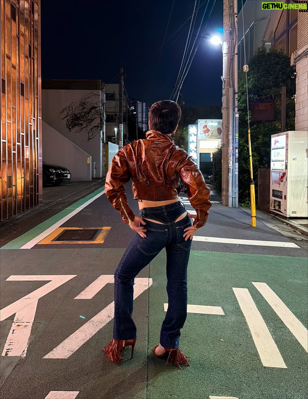 Honey Balenciaga - 29.2K Likes - 