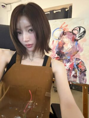Hong Ji-yoon Instagram - 단발도 잘가구