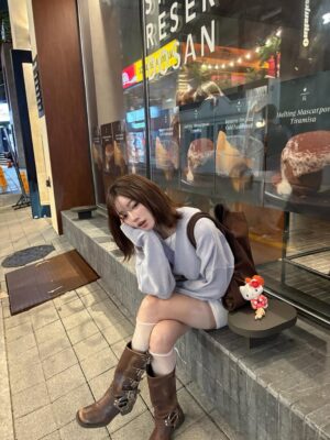 Hong Ji-yoon Instagram - 단발도 잘가구