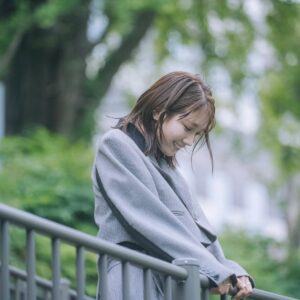 Honoka Matsumoto Instagram - 🥳

@eiga.natalie 
photo @junichi_shimizu1978 
styling @ami_michihata 
hair&make-up #izumiomagari

#未公開カット