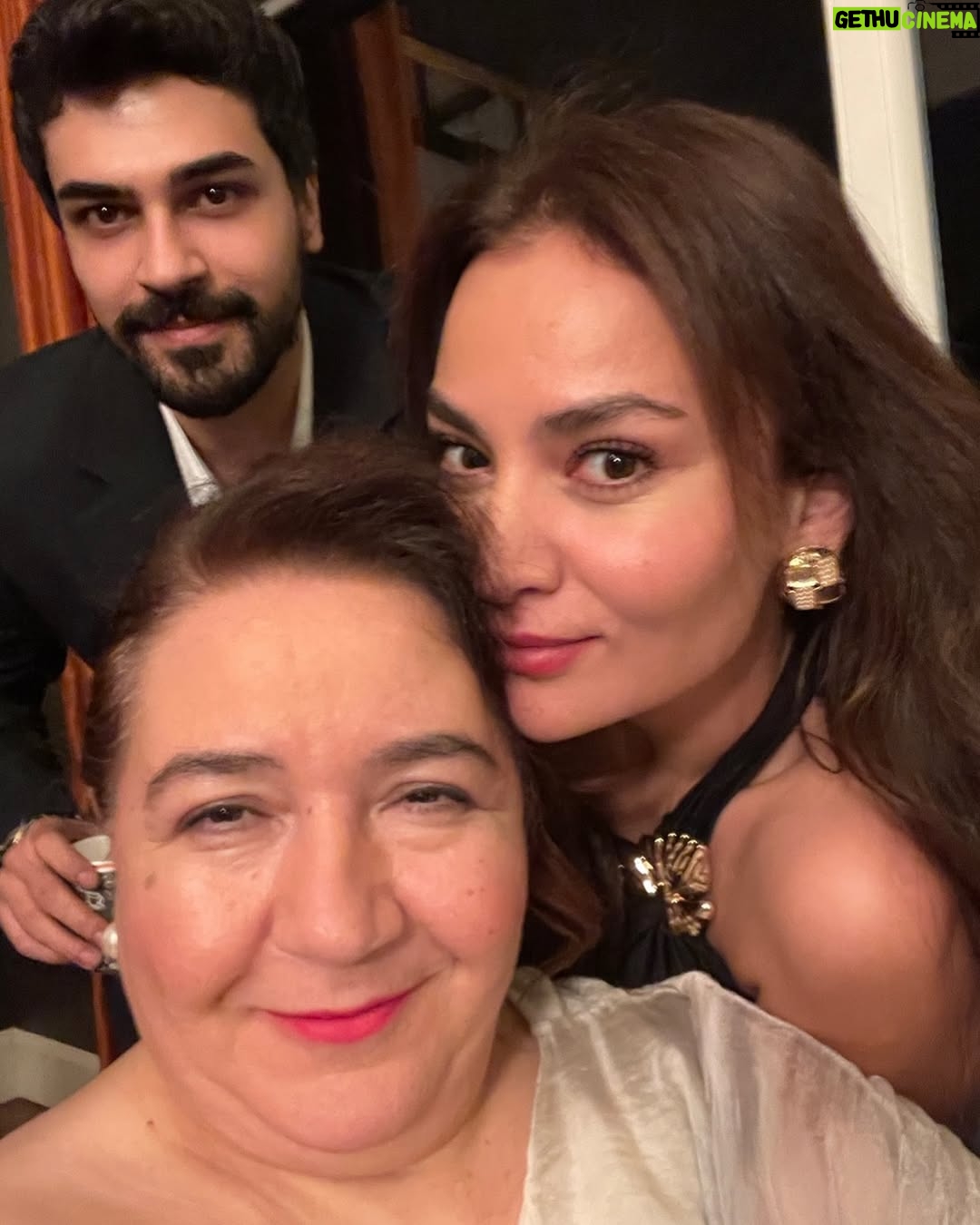 Hülya Duyar - 2.1K Likes - @ozlemmaden  #canımıniçiyle  #yeniden  #çalışmak  #çokkıza #sürdü #umaraım  #yeniden  #buluşuruz #seniçokseviyorum ♥️🌸🫠🙏 @kirpimedya_  #dikeydizi ♥️🫠 @sedat1kahraman 🙏♥️♥️