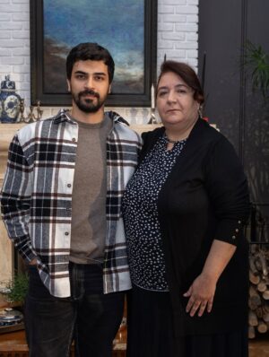Hülya Duyar Instagram - @oktayekinci_  #yakışılı  #oğlum @kirpimedya_  @sedat1kahraman  #dikeydizi 🫠♥️