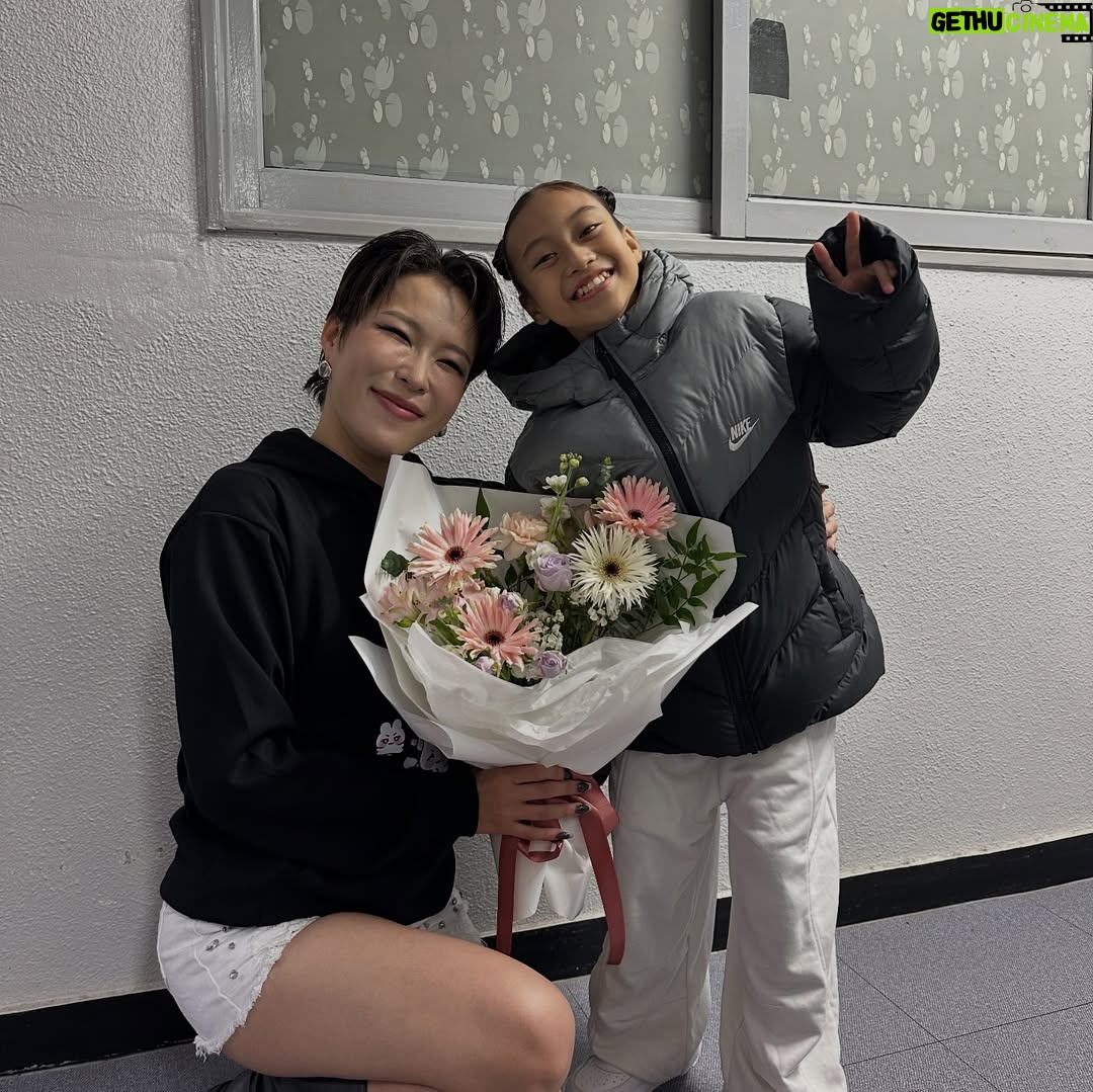 Hyojin Choi - 8.5K Likes - 대장정이 끝났어요 💖
감사합니다!
범수들 
사!!랑!!해!! (콩콩콩)