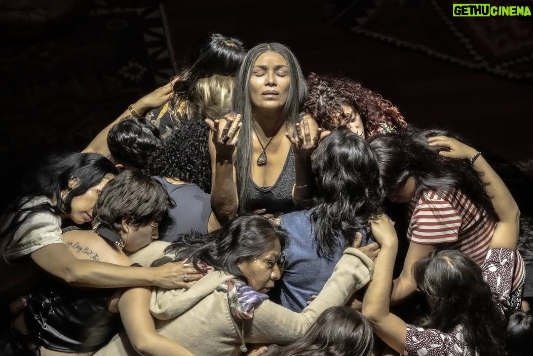 Ilse Salas - 6.7K Likes - Nos costó unos 6 años, muchas risas, lágrimas, discusiones, silencios, lecturas, locura,peleas, insomnio y un infinito “confiemos confiemos” .Imaginamos una ruta  y con quién andar y cada vez que alguien más se sumaba al viaje el sueño se hacía más
poderoso y más real. #LaLiberación 
Mis amigas, mis maestras, mis colegas …  siempre: GRACIAS.