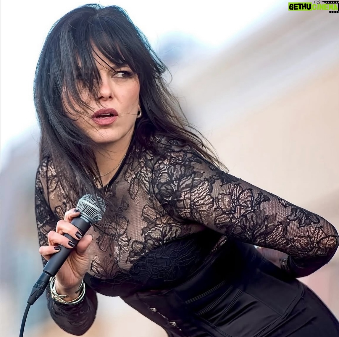 Imelda May - 5.1K Likes - 2025 only good moments!
I’ll spare you the bad ones 😅 
Let’s keep this shit unrealistically Instagrammy winner happy. 🏆