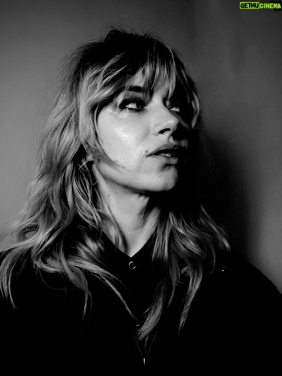 Imogen Poots - 12K Likes - Headin out to @britishfilminstitute southbank to talk w Mr Kermode w Brett and Will about our movie #allofyou out now on @appletv 🎀

@justinejenkins 
@halleybrisker