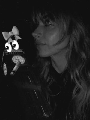 Imogen Poots Instagram - Headin out to @britishfilminstitute southbank to talk w Mr Kermode w Brett and Will about our movie #allofyou out now on @appletv 🎀

@justinejenkins 
@halleybrisker