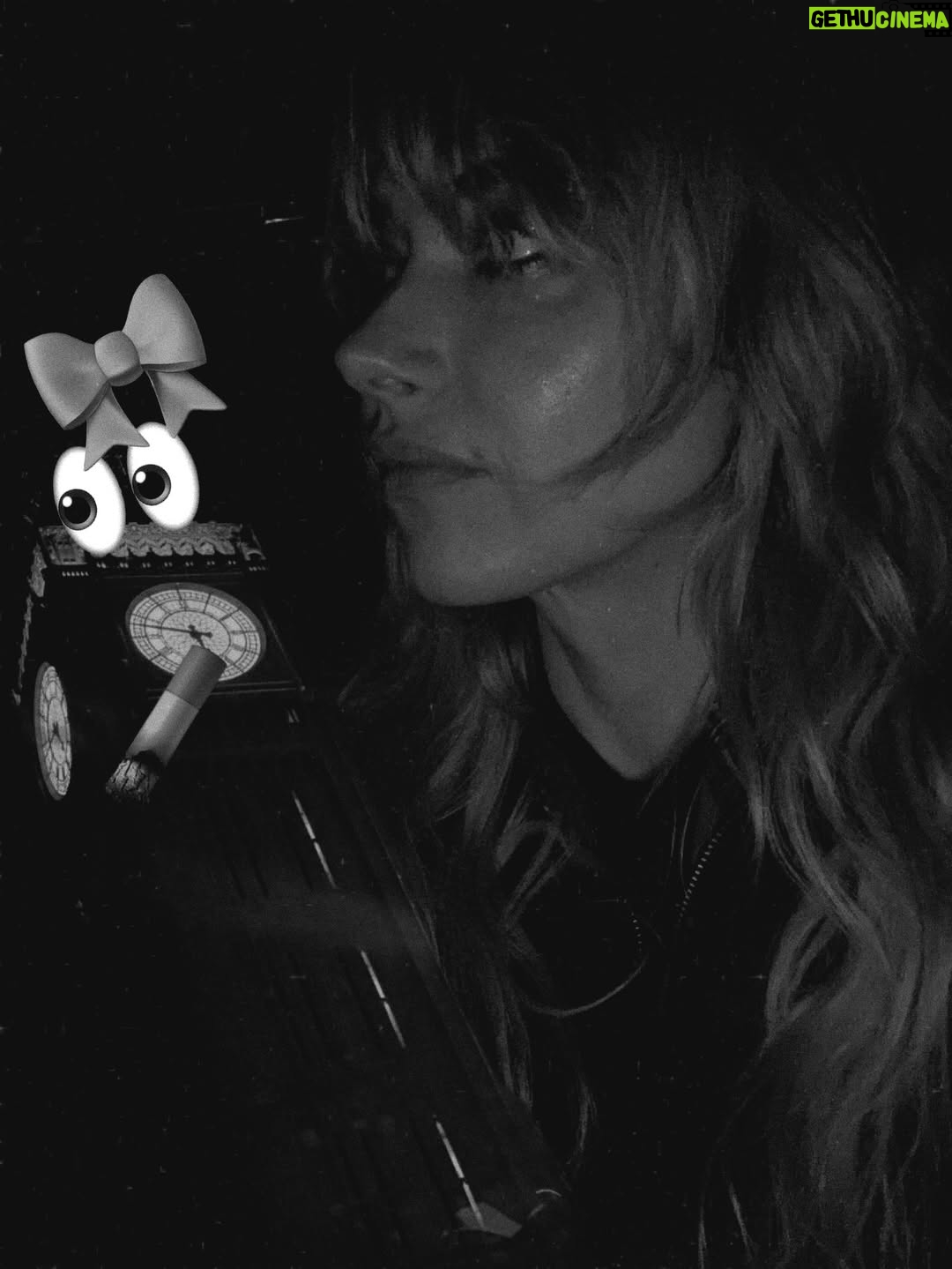 Imogen Poots - 12K Likes - Headin out to @britishfilminstitute southbank to talk w Mr Kermode w Brett and Will about our movie #allofyou out now on @appletv 🎀

@justinejenkins 
@halleybrisker