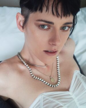 Imogen Poots Instagram - Kristen Stewart spent years trying to get her directorial debut, “The Chronology of Water” off the ground. When she met Imogen Poots, something clicked.

For the digital cover of i-D, the duo talk through their friendship, upcoming film, inspirations, and more.

See the story at the link in bio.

Written by @ariel_lebeau
Photography by @morgan.maher
Styling by @esthermatillaoubina
Imogen Hair Stylist @hairbyjohnd
Imogen Makeup Artist @missjobaker
Kristen Hair Stylist @hairbyadir
Kristen Makeup Artist @storyofmailife
Nail Technician @eriishizu 
Production @themorrisongroup
Location @lermitagebh