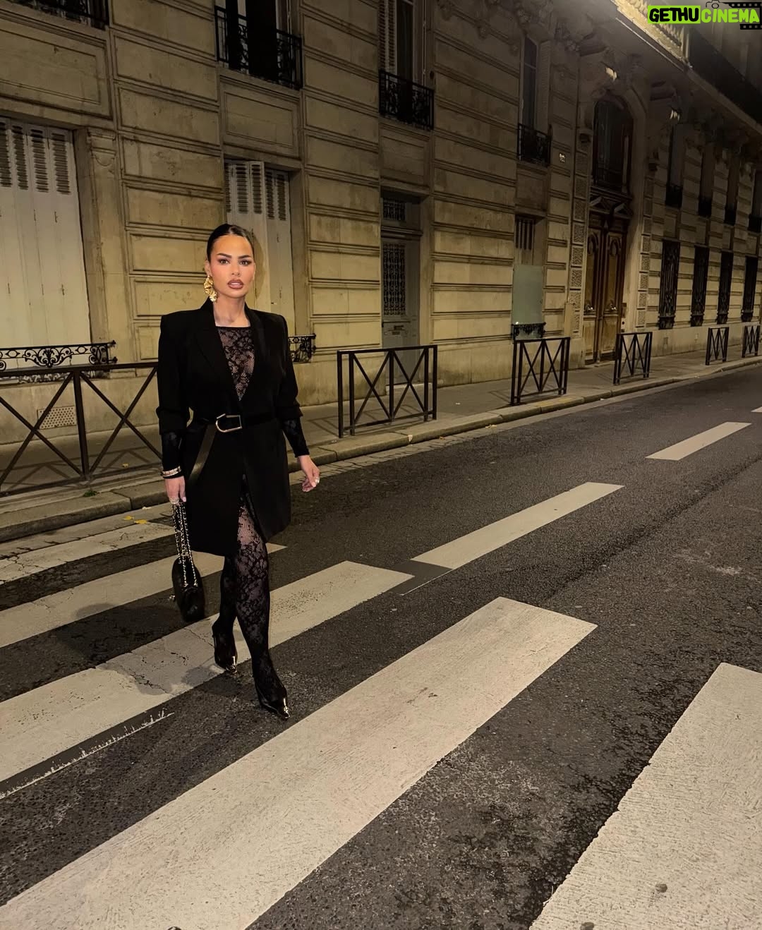 Inès Lee - 509 Likes - PVRIS BY NIGHT ✨ #fashionblogger#inspioutfit#parisbynight#fashionista