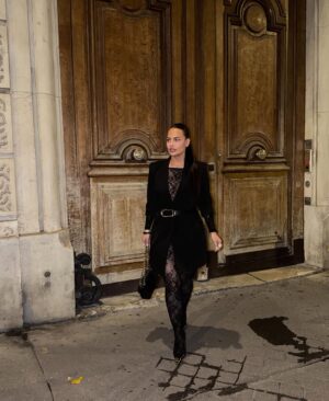 Inès Lee Instagram - PVRIS BY NIGHT ✨ #fashionblogger#inspioutfit#parisbynight#fashionista
