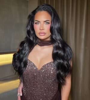 Inès Lee Instagram - Robe : @diamonds_byhatimb makeup : @denisaabeauty  coiffure : @gshair_extensions  #shooting#wedding#modeloftheday#makeuplover