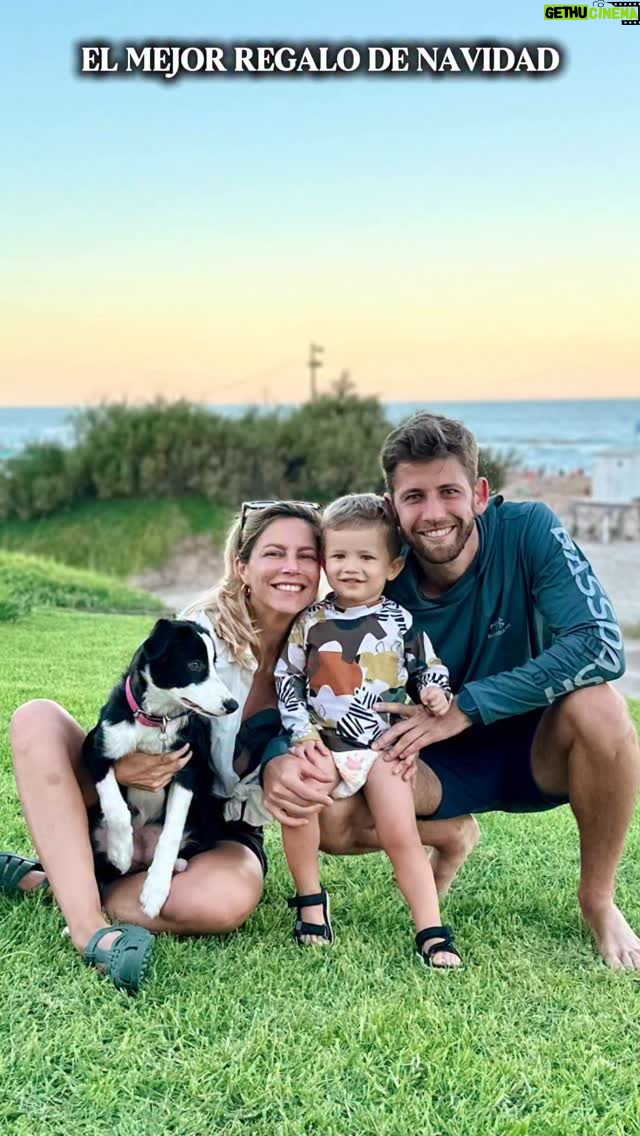 Inés Palombo - 3.1K Likes - Ví este texto y no paré de llorar…

Es tal cual, estoy sorprendida de la cantidad de personas (a mí también me pasa muchas veces), a las que les cuesta DISFRUTAR DEL PRESENTE 

La vida es hoy, a disfrutar y dejarse de joder 🙃 (si se te hace muuuuy difícil, la buena noticia es que se puede trabajar 🙌) 

Linda fecha para recordar esto…
Hoy y siempre ❤️

Si algo de esto te hace sentido, escribinos @metodo_ip_

#familia #presente #disfrute #2026#desarrollopersonal #bienestar #inteligenciaemocional #navidad #fiestas