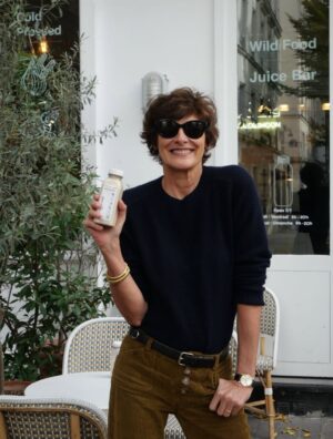 Inès de La Fressange Instagram - Meet our new icon and bring the beach back!
Pina cooooool 🥥🍍by the Parisian queen herself @inesdelafressangeofficial
Limited edition!