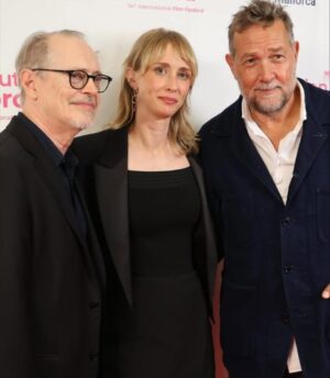 Ingrid García Jonsson Instagram - Vaya subidón recibir un galardón en la misma gala en la que se premia a Steve Buscemi y a Phedon Papamichael. 😱 Gracias @evolutionmallorcafilmfestival por este New Talen Award precioso ❤️ y por tratarnos tan bien! @sandraseelinglipski eres la mejor!

Skin: @jenifer___alonso @infinittime