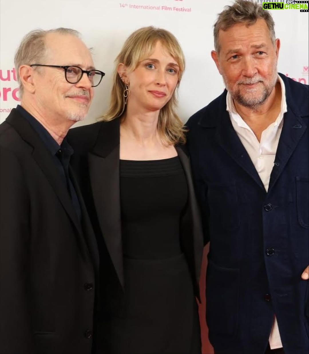 Ingrid García Jonsson - 2.6K Likes - Vaya subidón recibir un galardón en la misma gala en la que se premia a Steve Buscemi y a Phedon Papamichael. 😱 Gracias @evolutionmallorcafilmfestival por este New Talen Award precioso ❤️ y por tratarnos tan bien! @sandraseelinglipski eres la mejor!

Skin: @jenifer___alonso @infinittime