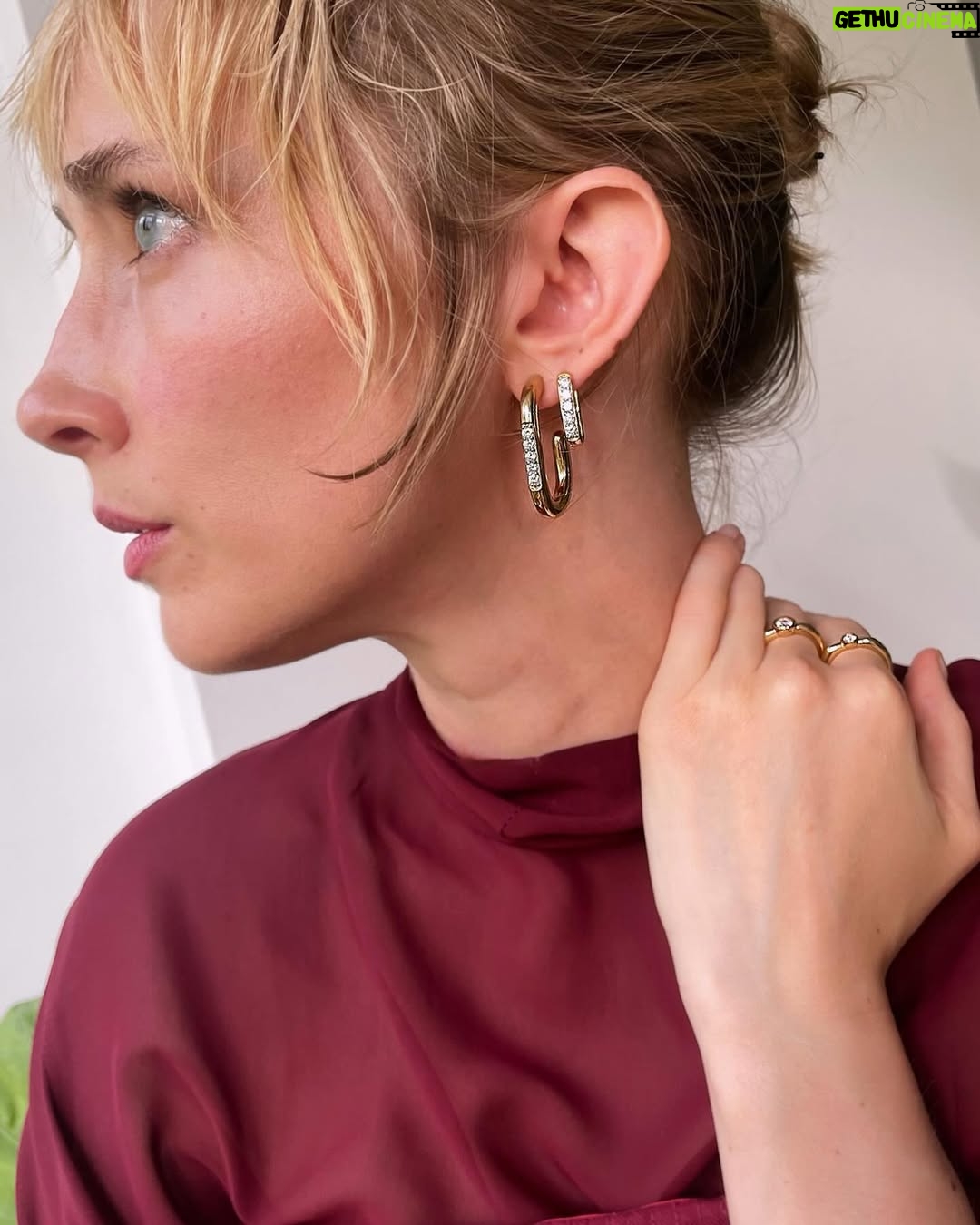Ingrid García Jonsson - 1.9K Likes - Ayer estuvimos de fiesta 💎 Gracias @tousjewelry por acompañarme
