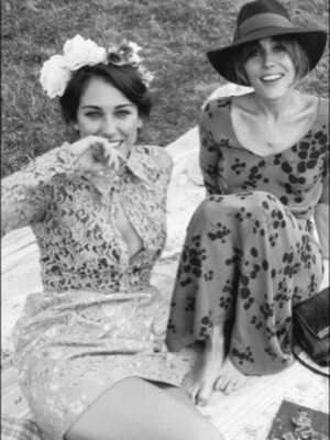 Irene Montalà Instagram - Amiga, antes de que sea mañana. Que el amor que das te sea devuelto a lo grande. Has sido, eres y serás mi hermana. Te quiero hasta la luna y volver 20mil veces. Feliz cumpleaños @blanca_suarez