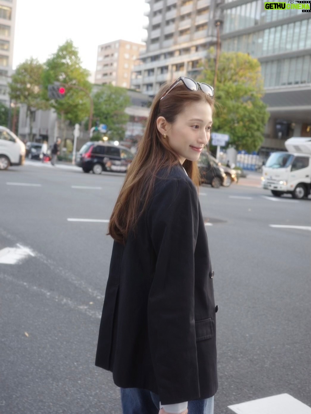 Ito Ohno - 6.2K Likes - ブルーシャツ、着回してみました☺︎

jacket: @depareille_official 
tops: @tokyo_weekly_journal_official