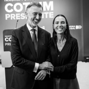Iva Domingues Instagram - Quem me conhece sabe que, em termos políticos, me posiciono mais à esquerda do que Cotrim. Ainda assim, entre todos os candidatos, é nele que reconheço a opção mais adequada para o país.

Tive oportunidade de acompanhar de perto a sua forma de tratar os outros, o rigor com que trabalha, a clareza com que pensa e a forma como interpreta o mundo. Conheço a  sua inteligência, a sua simpatia, o seu sentido de humor, mas acima de tudo , a  sua competência, a sua seriedade, a sua retidão e o seu sólido sentido de Estado.

Por tudo isto, @joao_cotrim_figueiredo é a minha escolha para Presidente de Portugal 🇵🇹