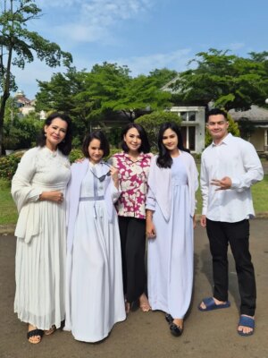Ivanka Suwandi Instagram - Kita indosiar banget !! Selamat ulang tahun indosiar ke 31thn...
FTV KISAH NYATA judul " Rahasia kelam keluargaku "

Produksi @mkf_official

@ivanka.suwandi 
@angelicasimp.new 
@agungsaga99 
@noviliaannisaaa