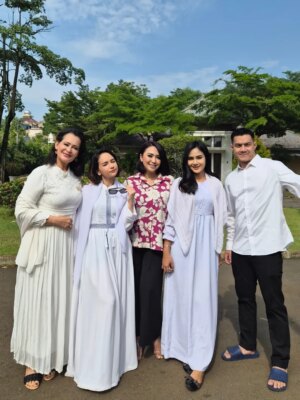 Ivanka Suwandi Instagram - Kita indosiar banget !! Selamat ulang tahun indosiar ke 31thn...
FTV KISAH NYATA judul " Rahasia kelam keluargaku "

Produksi @mkf_official

@ivanka.suwandi 
@angelicasimp.new 
@agungsaga99 
@noviliaannisaaa