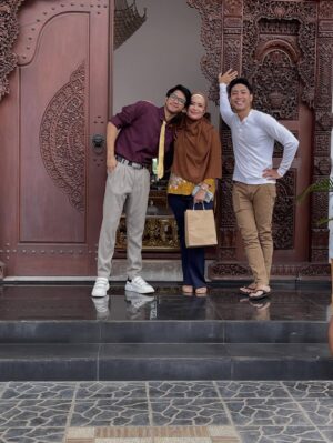 Ivanka Suwandi Instagram - Ipar adalah Maut the Series di @mdtv  and @netflixid ❤️‍🩹❤️‍🩹❤️‍🩹